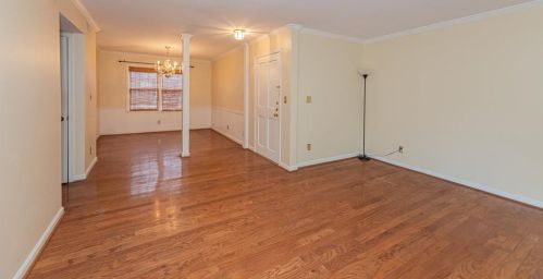 66 Montre Sq, Atlanta GA  30327-4043 exterior