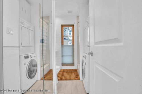 1007 Emory St, Tinton Falls NJ 07712-6026 exterior