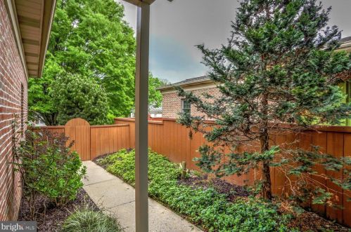 1843 Spring Ridge Ln, Lancaster PA  17603-6794 exterior