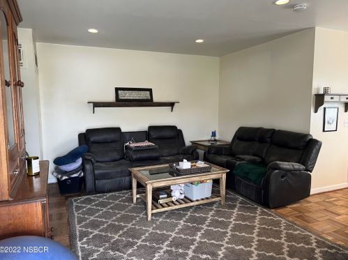 322 Capitol Dr, Santa Maria, CA 93454-5832