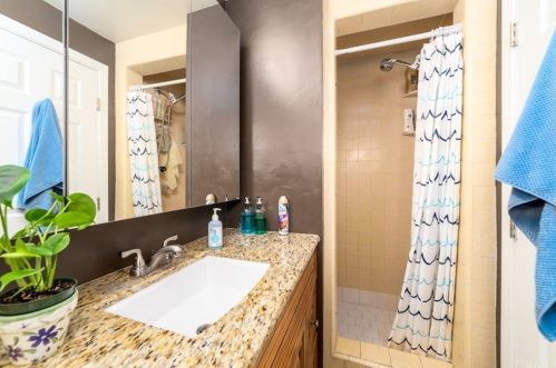 1325 Sandalwood Ave, Anaheim CA  92805-1642 exterior