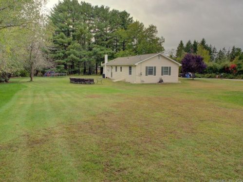 31 Beatrice Ave, Killingly CT  06239-4204 exterior