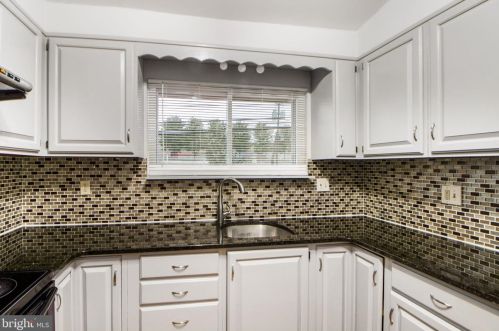 10911 Breewood Ct, Silver Spring MD 20901-1006 exterior