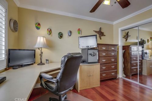 305 Kenmore St, Anaheim CA  92804-2114 exterior