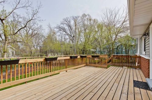 1019 Castlewood Ln, Bannockburn IL  60015-2609 exterior