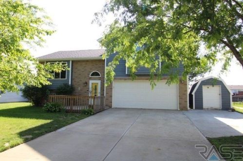 201 Steven St, Worthing, SD 57077-2028