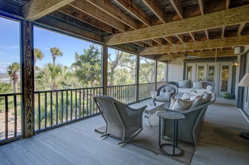 367 Pelican Flight Dr, Isle Of Palms SC  29451-9411 exterior