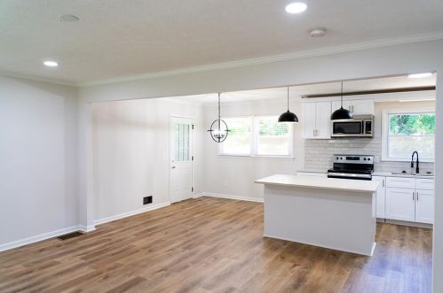 2315 Dayron Cir, Marietta, GA 30062-2606
