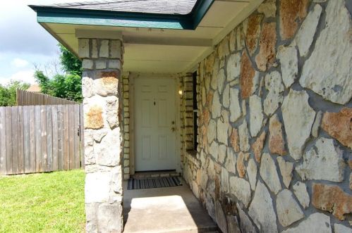 8706 Devine Ln, Austin, TX 78748-4836