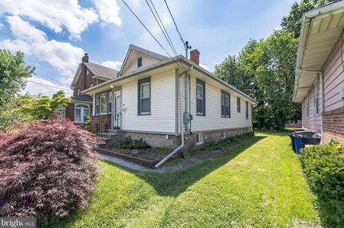 225 Orlando Ave, Gloucester, NJ 08030-1646