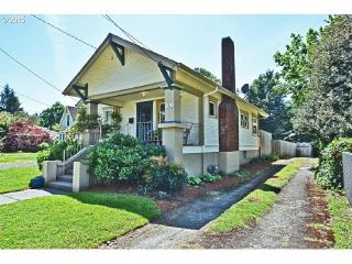 706 Water St, Silverton, OR 97381-1048