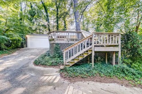 6552 Payton Woods Dr, Tucker, GA 30084-1543
