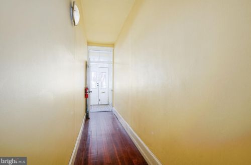 922 4 St, Philadelphia PA 19147-4104 exterior