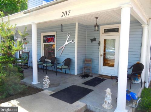 207 Main St, Edinburg, VA 22824-9405