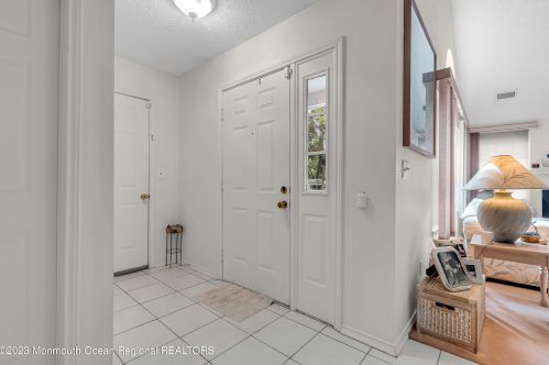 181 Old Orch Ln, Tinton Falls NJ 07712-2570 exterior