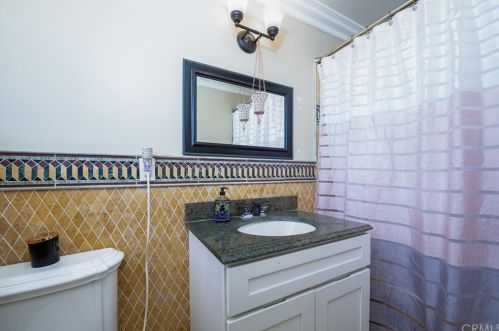 501 West St, Anaheim CA  92801-5951 exterior