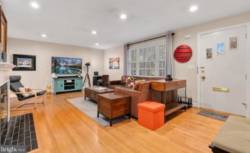 322 Northwest Dr, Silver Spring MD 20901-1431 exterior