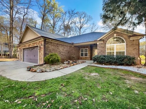 8880 Edinburg Dr, Winston, GA 30187-1222