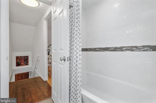 2231 Luzerne Ave, Silver Spring MD 20910-2133 exterior