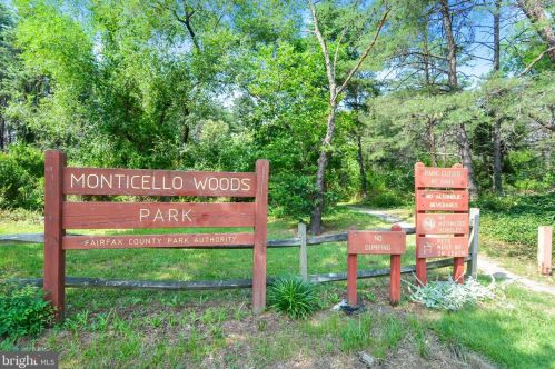 9270 Sprucewood Rd, Springfield VA  22015-3559 exterior