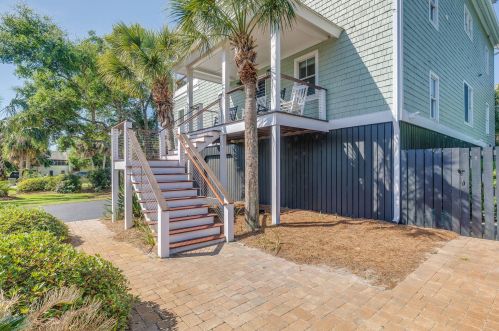 2307 Palm Blvd, Isle Of Palms SC  29451-2351 exterior