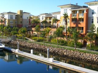 1510 Seabridge Ln, Oxnard, CA 93035-1453