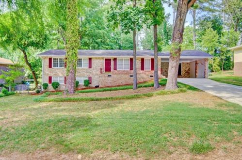 866 Killian Hill Rd, Lilburn, GA 30047-3163