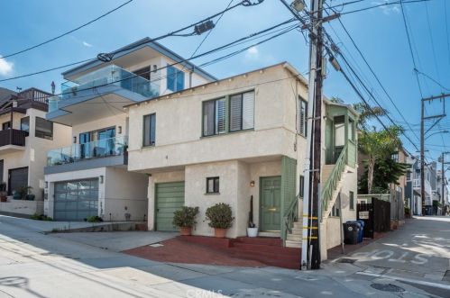 316 35th St, Manhattan Beach, CA 90266-3319