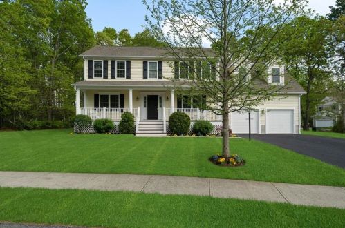 2 Douglas Fir Way, Coventry RI  02816-6398 exterior