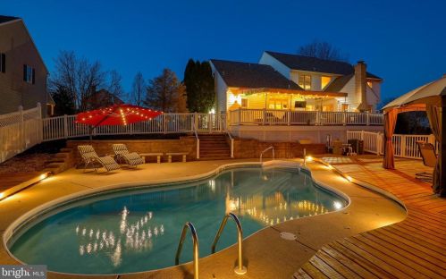 2720 Chestnut Run Rd, York, PA 17402-8857