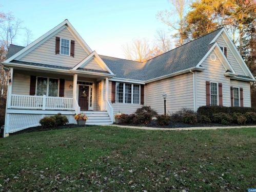 54 Acorn Ct, Bybee, VA 22963-4935