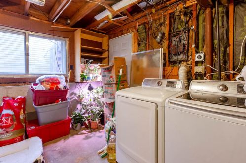 305 Lyons Dr, Lemont IL  60440-1852 exterior