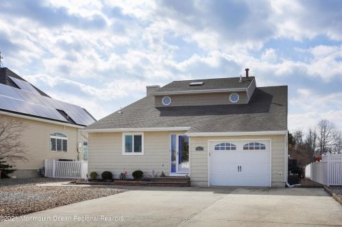 1027 Laurel Blvd, Lacey Township, NJ 08734-2722