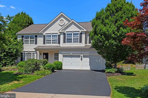 9239 Glen Meadow Ln, Bristow, VA 20136-3110