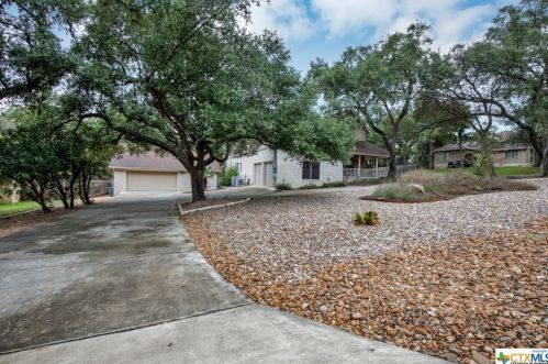 9335 Gloxinia Dr, San Antonio, TX 78266-2532
