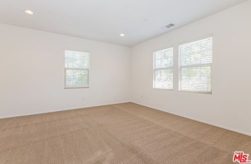 172 Full Moon, Irvine CA  92618-8806 exterior