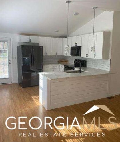 3153 Mckenzie Rd, Atlanta GA  30344-5408 exterior