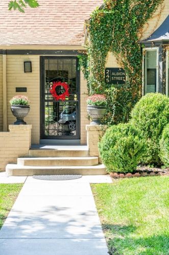 245 Albion St, Denver, CO 80220-5614