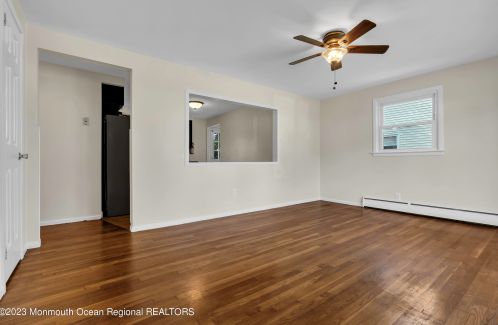 43 Barkalow Ave, East Freehold NJ  07728-2065 exterior