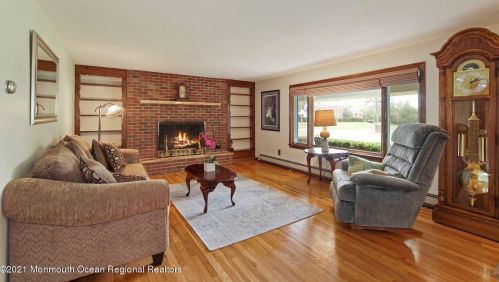 278 Edgebrook Rd, Trenton NJ 08691-3732 exterior