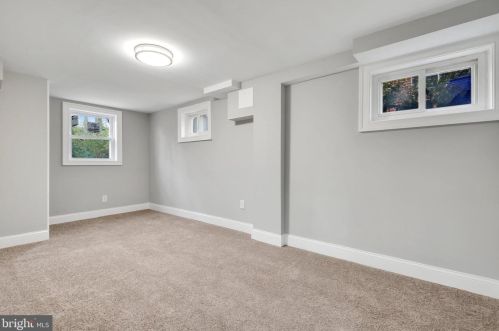 1253 Cresthaven Dr, Silver Spring MD 20903-1107 exterior