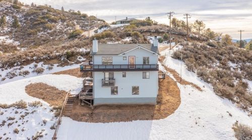 22301 Hillside Ct, Tehachapi, CA 93561-8561