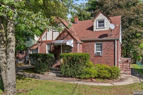 448 Knickerbocker Rd, Cresskill, NJ 07626-1212