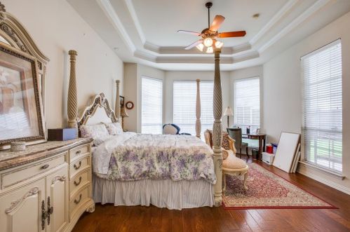 2620 Creekway Dr, Carrollton TX 75010-4228 exterior