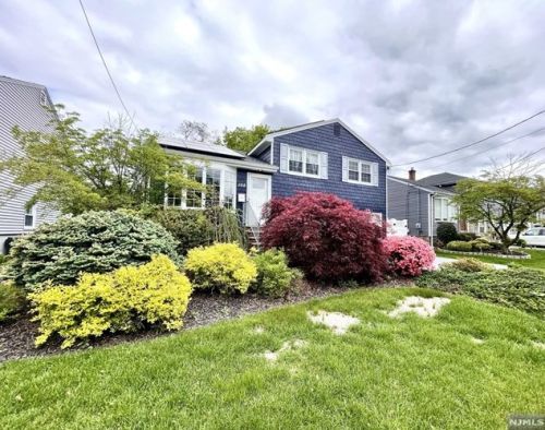 168 Chestnut St, Rochelle Park, NJ 07662-3725