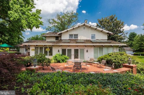 1367 Country Club Dr, Lancaster PA  17601-5209 exterior