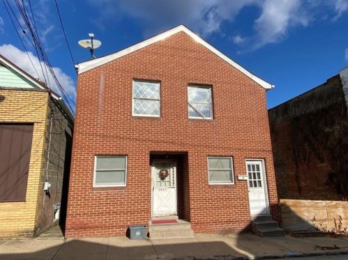 306 Longfellow St, Vandergrift PA  15690-1447 exterior