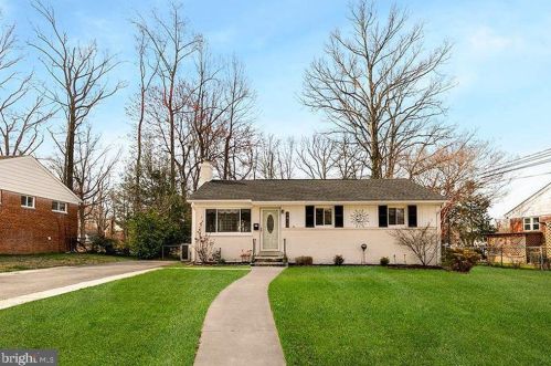 7407 Marc Dr, Falls Church, VA 22042-3611