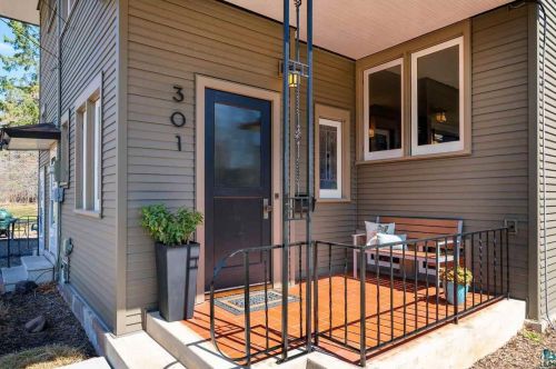 301 Oxford St, Duluth, MN 55803-2327