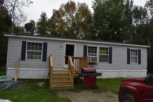 60 Martin St, Hartland, ME 04943-3147